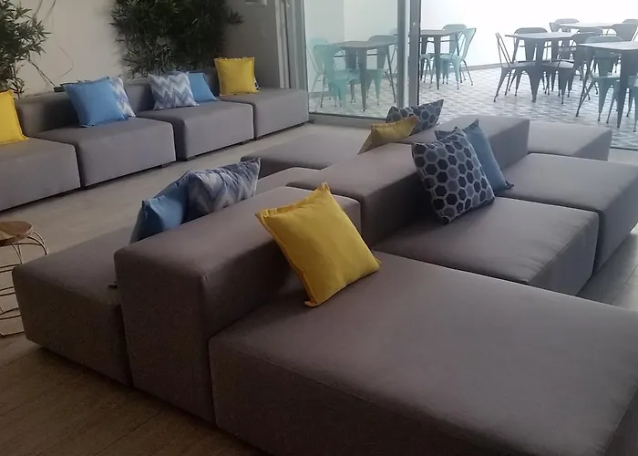 Topcity Hostel & Suites