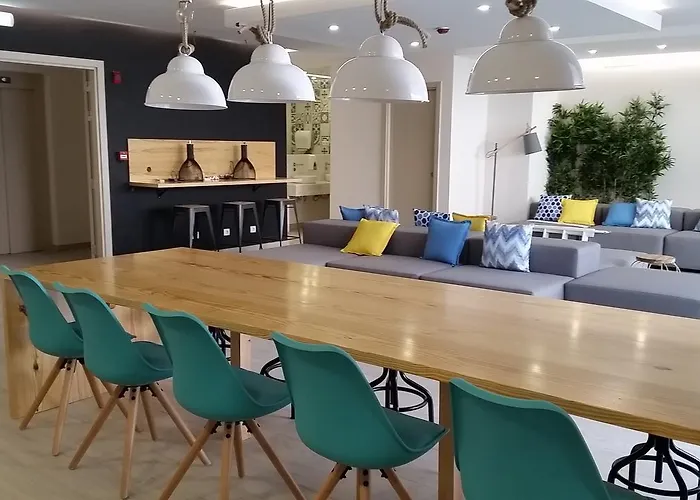 Topcity Hostel & Suites